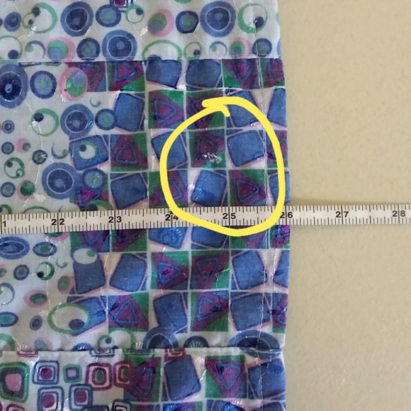 ☆☆SOLD☆☆ Barco Geometric Print Y-neck Scrub Top - Picture 8 of 8